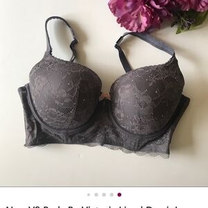 Elegant Lace Underwire Bra in Gray